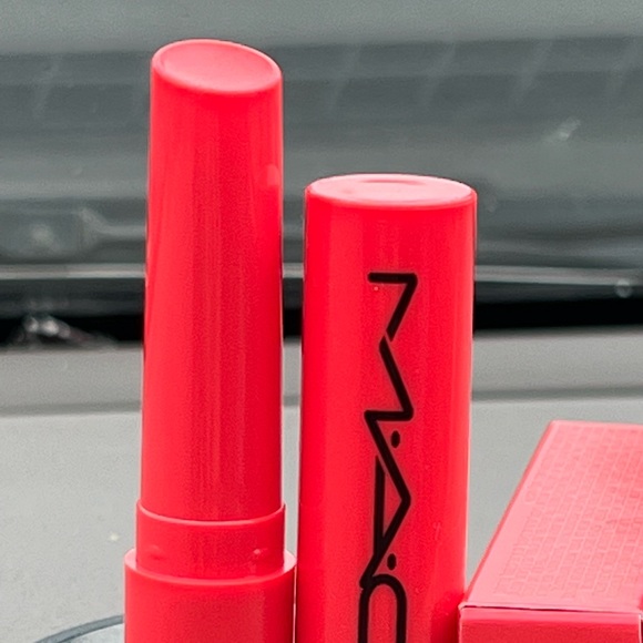 💄HP💄MAC Squirt Plumping Gloss Stick in HEAT SENSOR - Picture 9 of 11